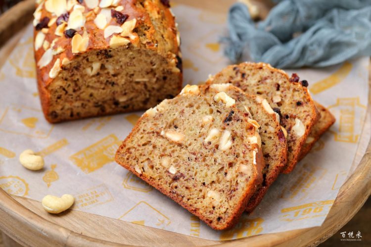 零基礎(chǔ)也能做的堅(jiān)果香蕉磅蛋糕,健康又簡(jiǎn)單,一次就成功